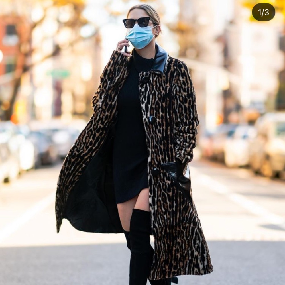 Meet your Posher, Emily & Chelsea